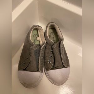 Size 8 toddler boys shoes by cat and Jack
